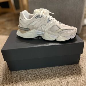 New Balance 9060 - Cream and Gray Sneakers